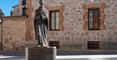 Monumento a San Juan de La Cruz