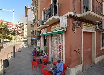 Dhakabar Cafeteria-Kebabs-Pollastre a l&apos;Ast